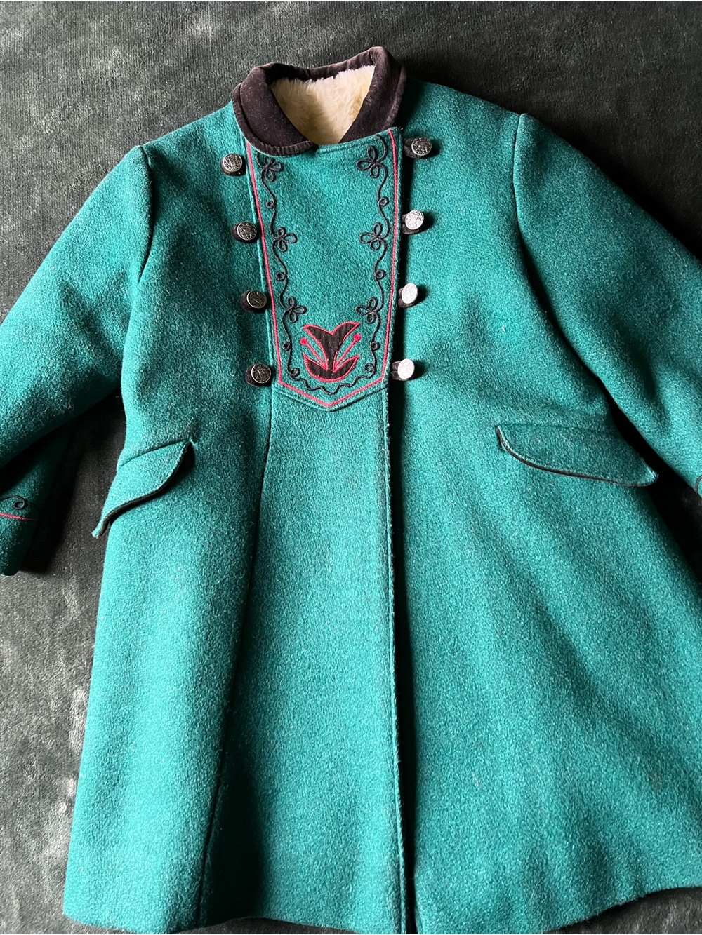 VINTAGE ROTHSCHILD-Teal Embroidered Scandinavian Wool Coat-velvet collar